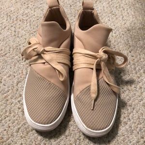 Steve Madden Lancer Sneaker